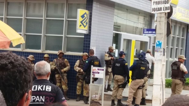 Gerente do Banco do Brasil de Seabra é feito refém, polícia cercou ... - Mídia Bahia (Blogue)
