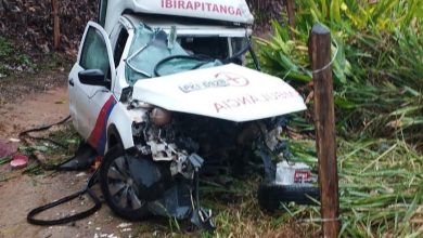 Ambulância da secretária de saúde de Ibirapitanga completamente destruída após acidente