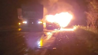 carro paga fogo após batida em Rafael Jambeiro