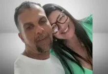 Gilmar e Nena de óculos sorrindo.