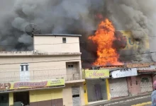 Incêndio na ART Bolsas em Itaberaba, fogo em grande proporção no telhado