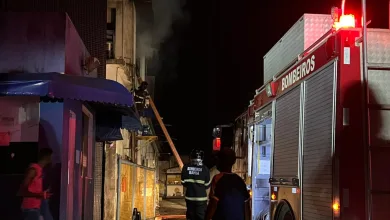 Bombeiros combatendo princípio de incêndio no hiper galinho em SAJ