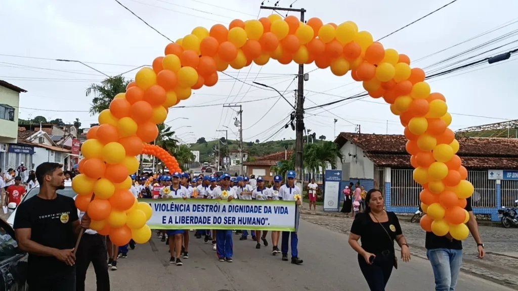 Campanha faça bonito em Laje