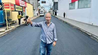 Jairo Baptista comemora asfalto novo